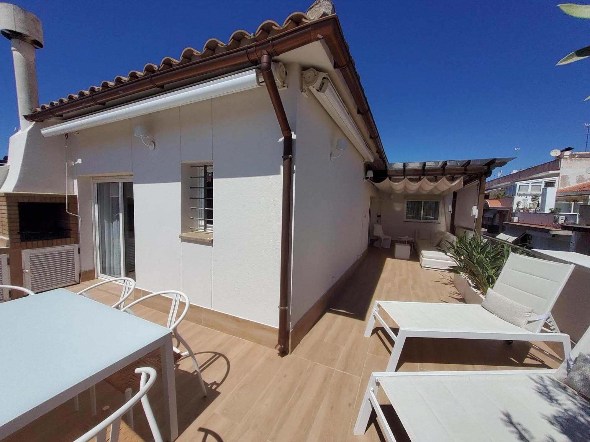 Atico Esquinero Muy Soleado Con La Terraza De 50 M2 *